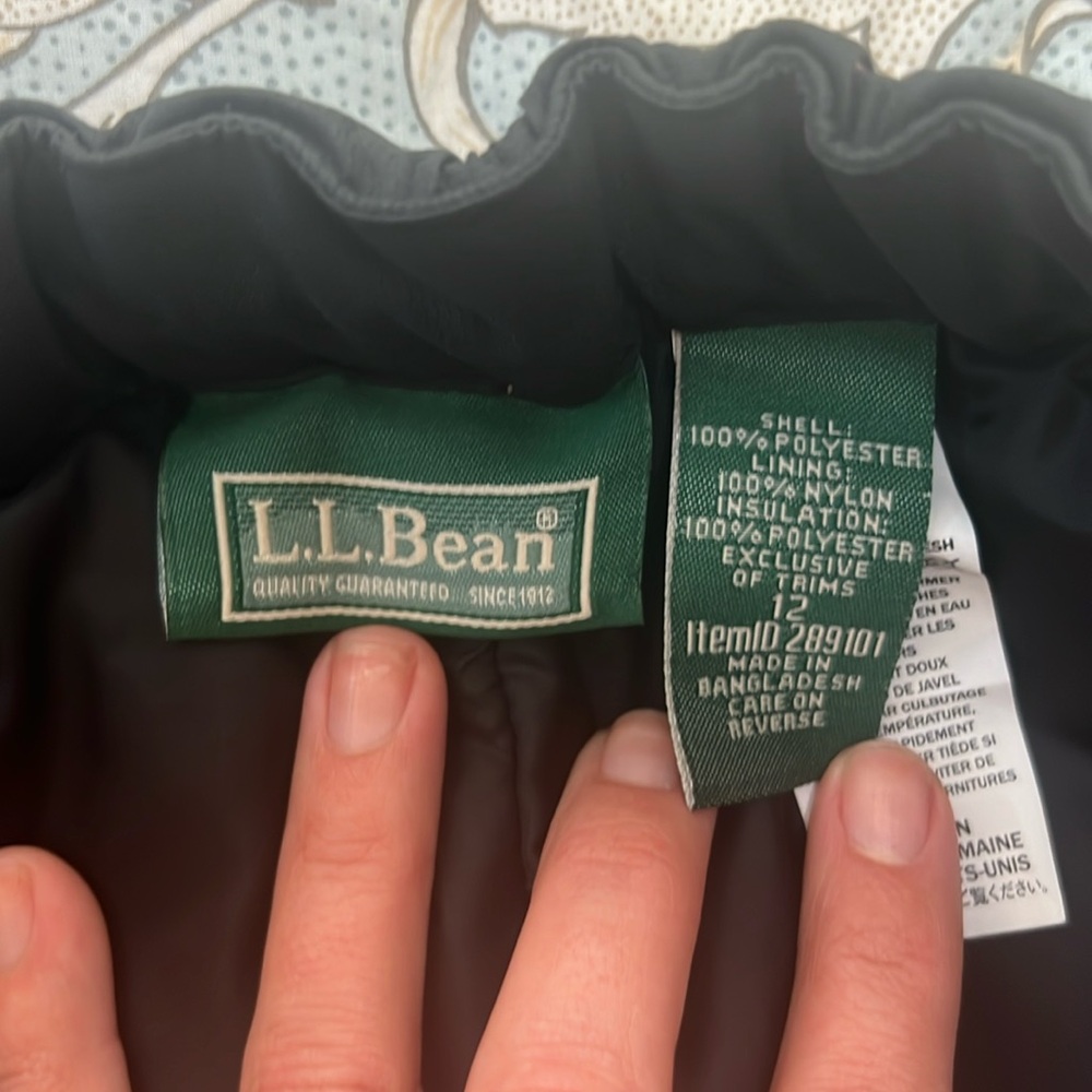 L.L. Bean kids black snow pants. Size 12 like new!